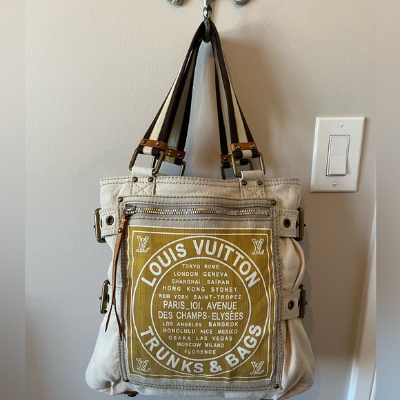 Louis Vuitton Handbags - Authentic Louis Vuitton Cabas Trunks and Bags Canvas Toile Globe Shopper Tote MM